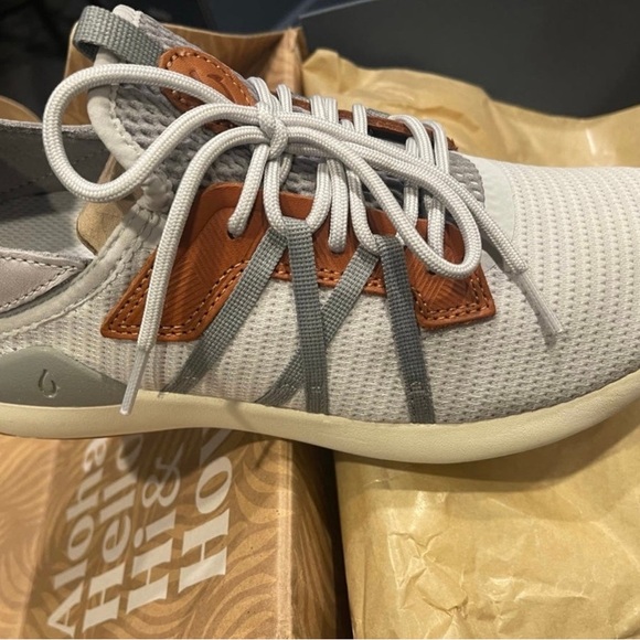 Olukai men’s sneakers - Picture 2 of 5